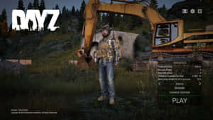 身穿戰術裝備的倖存者，站在樹林荒原中生鏽的挖掘機旁。 — Dayz GIF 壁紙