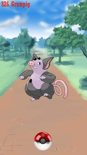 Grumpig 站在森林中的泥土小徑上，下方有一個精靈球。 — 遊戲 壁紙