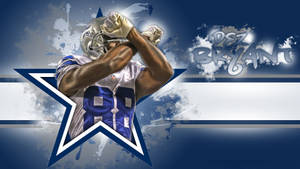 身穿達拉斯牛仔隊球衣的足球運動員 Dez Bryant 高舉雙臂慶祝。