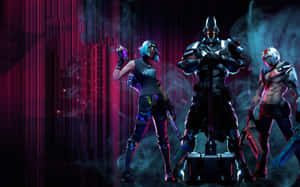 三個 Fortnite 角色在霓虹燈照亮的數位競技場中，帶有發光效果。