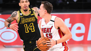 NBA籃球運動員在比賽中行動