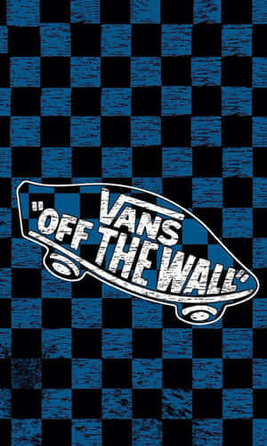 藍黑格仔背景，帶有白色Vans Off The Wall滑板標誌。