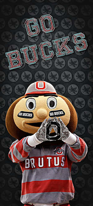 Brutus Buckeye 吉祥物手持一個帶有 Go Bucks 文字的足球。