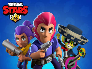 三個 Brawl Stars 角色在藍色背景前持武器和結他。