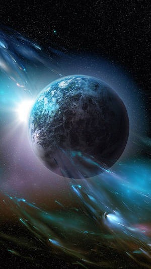 一顆藍色行星被深空中色彩繽紛的宇宙雲和星軌環繞。