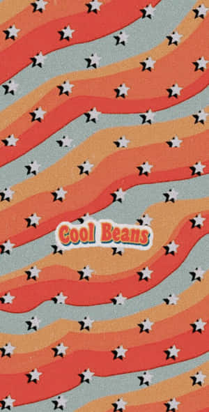 復古壁紙，帶有橙色和藍綠色波浪以及白色星星，並顯示「Cool Beans」文字。 — 星星 壁紙