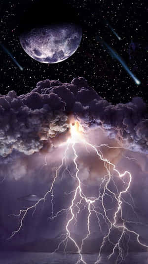月光下，一道強烈的閃電劃過海洋上空，伴隨著流星。