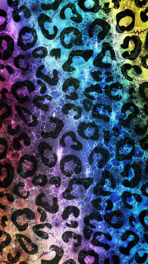 宇宙豹紋圖案，帶有發光的星雲色彩和閃爍的粒子。