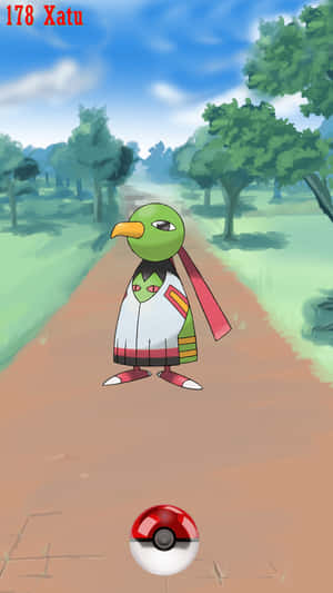 一隻綠色鳥寶可夢名叫天然鳥，站在森林中的泥土小路上，腳邊有一個精靈球。 — 道路 壁紙