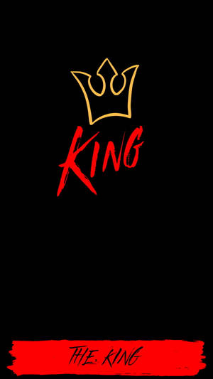 黑色背景，金色皇冠和紅色「KING」文字，底部有紅色橫幅寫著「THE KING」。