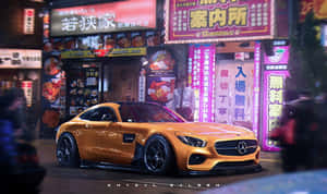 金色跑車停在夜晚霓虹燈閃爍的東京街道上。 — 黃色美學 壁紙