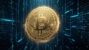 金色比特幣被流動的藍色二進位代碼包圍。 — 比特幣 壁紙