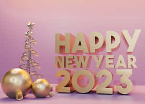 Happy New Year 2023 文字配金色裝飾和螺旋樹，背景為粉紅色