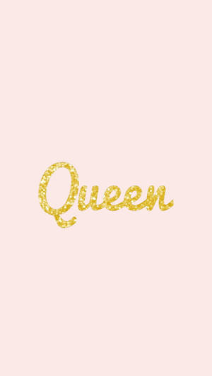 柔和粉紅色背景上金色閃亮草書字體Queen