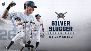 棒球運動員DJ LeMahieu與身穿細條紋制服的隊友一起慶祝銀棒獎。 — 16:9 壁紙