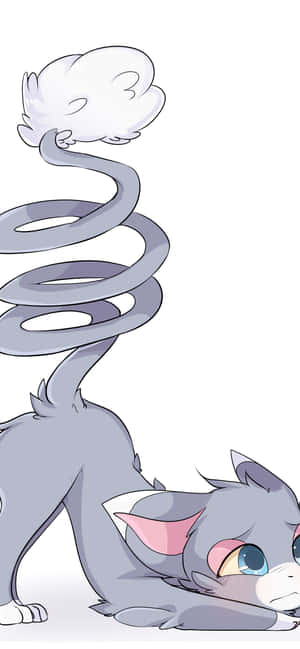 一隻灰色動漫貓咪，藍色眼睛，躺下時尾巴捲曲成雲。
