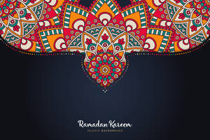在深藍色背景上，帶有華麗彩色曼陀羅設計的 Ramadan Kareem 祝福。