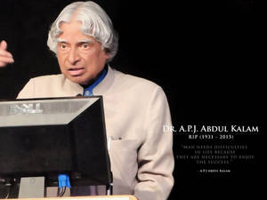 Dr A P J Abdul Kalam 發表演講，引用有關困難與成功的名言。 — 語錄 壁紙