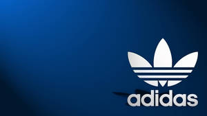 Adidas 標誌在藍色漸變背景上