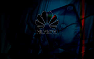 華為標誌在深色抽象科技背景上發光，帶有藍色和紅色條紋 — Huawei 壁紙