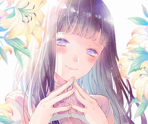 紫色頭髮的動漫女孩在柔和的黃色百合花中微笑。