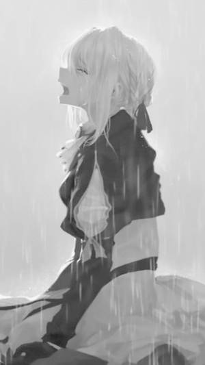 白髮動漫女孩坐在雨中，臉向上，黑白，情感。