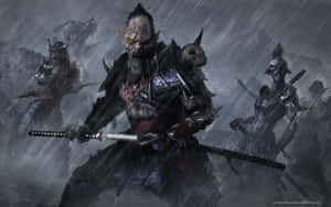 一個黑暗裝甲的武士在雨中戰鬥場景中持劍，有陰影人物。
