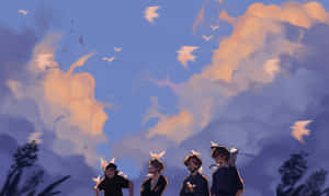 四個年輕男子站在暮色天空下，鳥兒在他們周圍飛翔。