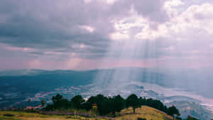 雲霧繚繞的山景