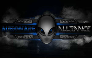 Alienware Alliance 標誌，帶有外星人頭部和藍色霓虹燈，背景為深色煙霧效果