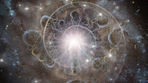 一個發光的宇宙人物位於天體時鐘中央，周圍環繞著行星和恆星。
