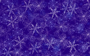 帶有白色雪花圖案的紫色背景，適合冬季節日設計。