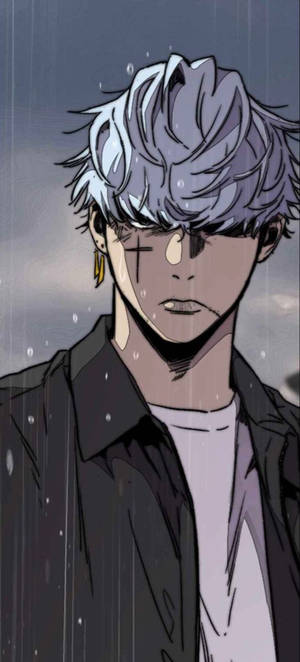 一個銀色頭髮的悲傷動漫男孩，穿著深色外套在雨中哭泣。