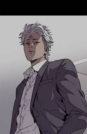 銀髮動漫男子穿著深色西裝，看起來疲憊而嚴肅。