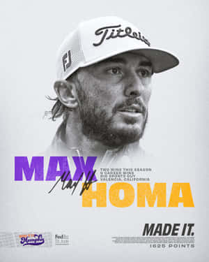 戴帽子的高爾夫球手 Max Homa，以統計數據和粗體紫黃文字慶祝他的勝利。 — 灰色 GIF 壁紙