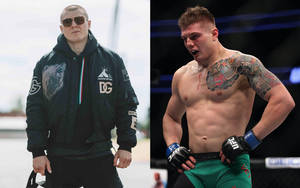 兩名男性MMA拳手，一名穿著外套在戶外，另一名赤裸上身，在八角籠內。 — 運動 壁紙