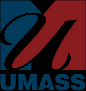 UMASS大學標誌，採用藍色、紅色和黑色設計。