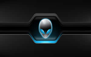 Alienware 標誌在帶有六角形紋理的黑色科技面板上發出藍光。