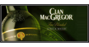 Clan MacGregor 蘇格蘭威士忌酒瓶，帶有獅子徽章和金色標籤。
