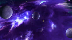 紫色星雲，漂浮的行星和發光的恆星，在深空中。
