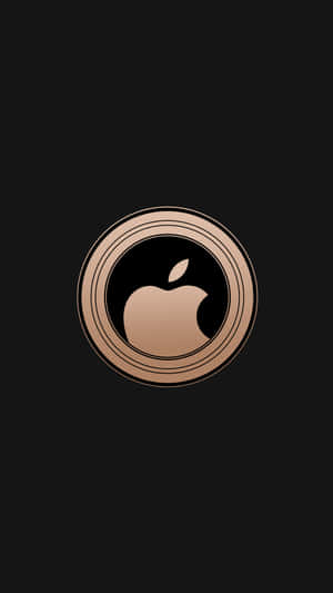 黑色背景上圓形框架內的玫瑰金色Apple標誌。