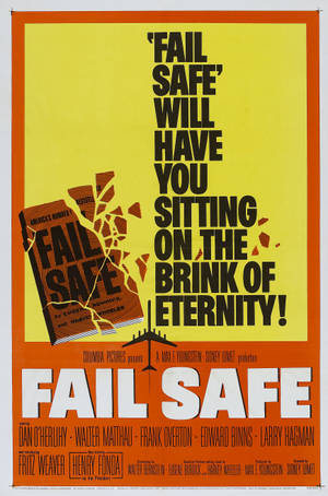 復古《Fail Safe》電影海報，帶有粗體文字和破碎書本設計。 — 小米Pad 7 Ultra 壁紙