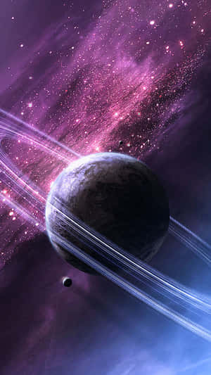 紫色星場中一顆帶有發光環的黑暗行星。 — 銀河 壁紙