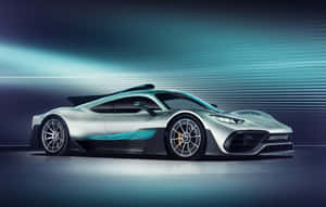 流線型銀色Aston Martin Valkyrie超跑在工作室中，帶有青綠色光條。