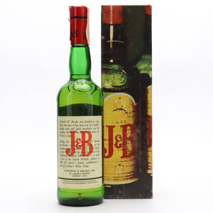 復古綠色J&B Rare威士忌瓶，帶紅色蓋子和原裝盒。