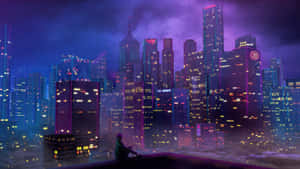 一個人獨自坐在屋頂上觀看夜晚發光的城市 — 天空景觀 壁紙