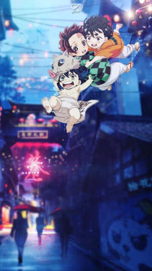 三個動畫小孩漂浮在夜晚雨中的霓虹燈街道上方，有發光的燈籠。