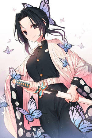 動漫女孩穿著粉紅色和服，手持劍，藍色蝴蝶在她周圍飛舞。