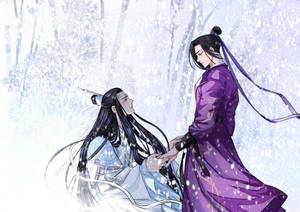 兩個穿著冬季長袍的動漫角色在雪地森林中牽手。 — 魔道祖師 壁紙