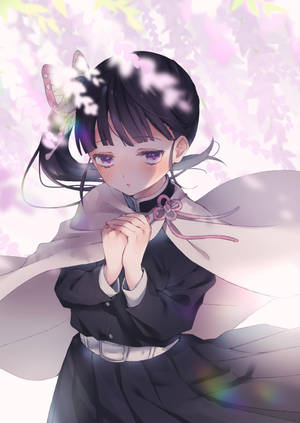 穿著傳統服裝的動漫女孩，在櫻花下帶著蝴蝶飾品 — 動漫女孩 壁紙